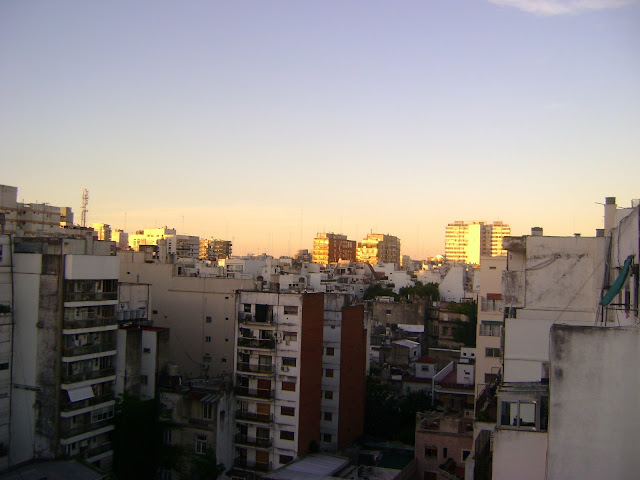 http://lh4.ggpht.com/_3XyRRAjiclU/S3CwWKA_u4I/AAAAAAAACfk/o5EeSc6zL9Q/s640/terraza arenales y anchorena hacia parque las heras.JPG